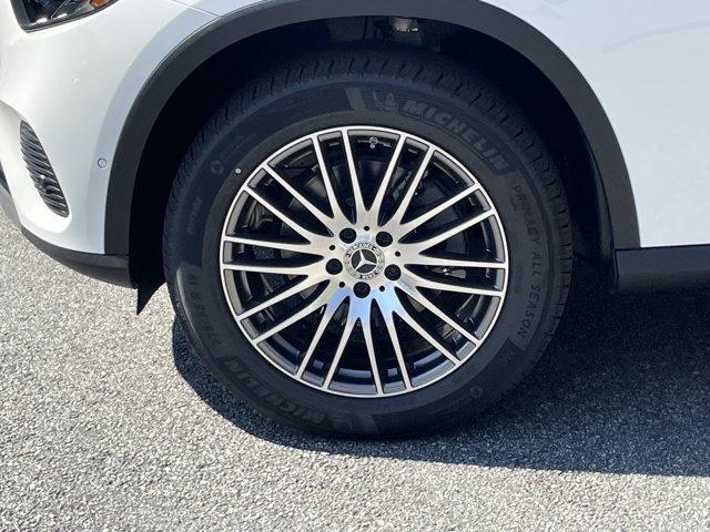 new 2025 Mercedes-Benz GLC 300 car, priced at $51,035