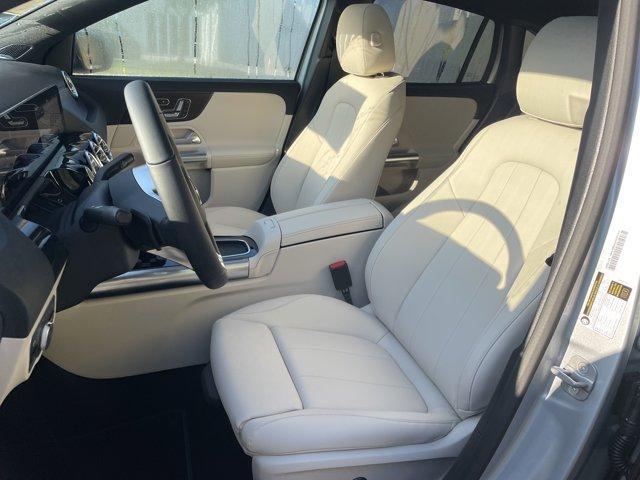 new 2025 Mercedes-Benz GLA 250 car, priced at $49,600