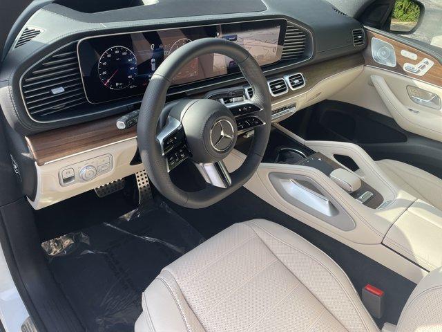 new 2025 Mercedes-Benz GLS 580 car, priced at $125,005