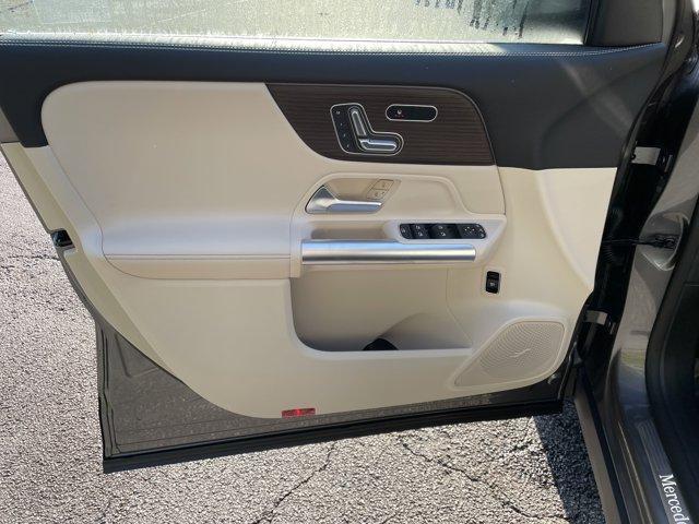new 2025 Mercedes-Benz GLA 250 car, priced at $48,620