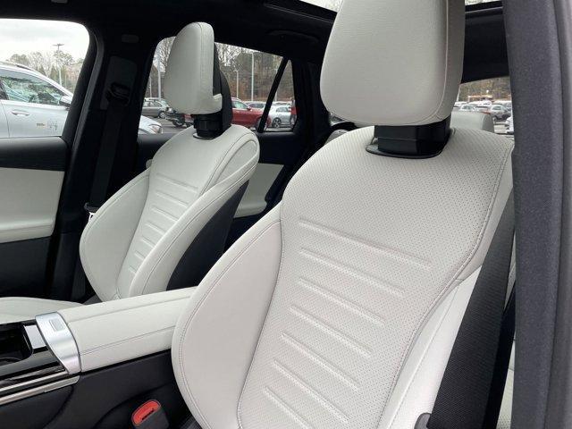 new 2025 Mercedes-Benz GLC 300 car, priced at $60,195