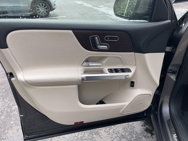 new 2025 Mercedes-Benz GLB 250 car, priced at $55,440