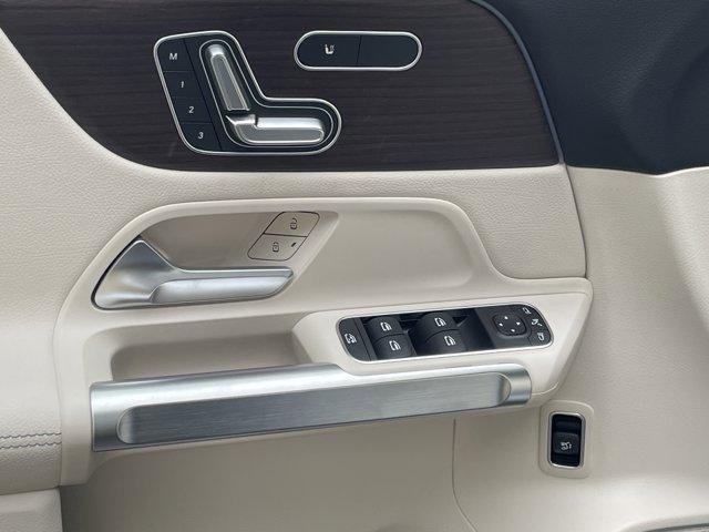new 2025 Mercedes-Benz GLB 250 car, priced at $55,440