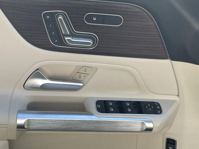 new 2025 Mercedes-Benz GLB 250 car, priced at $53,720