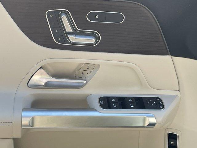 new 2025 Mercedes-Benz GLB 250 car, priced at $50,790