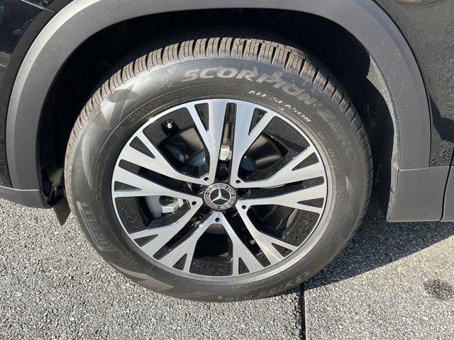 new 2025 Mercedes-Benz GLB 250 car, priced at $49,580