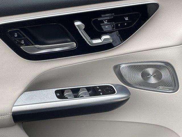 new 2025 Mercedes-Benz GLC 300 car, priced at $58,695