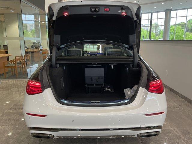 new 2025 Mercedes-Benz Maybach S 680 car, priced at $293,850