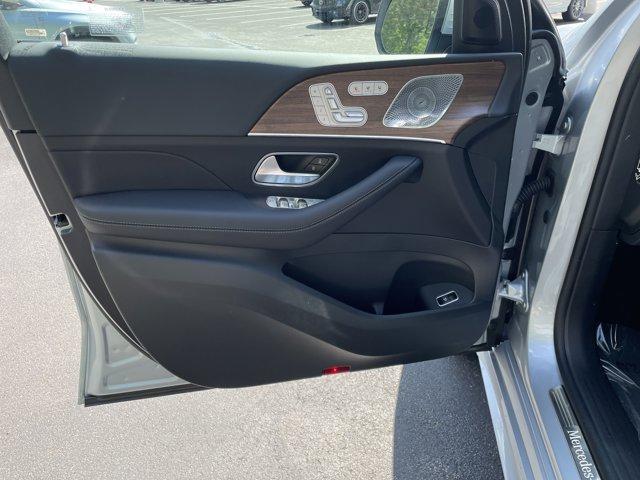 new 2025 Mercedes-Benz GLS 450 car, priced at $95,365