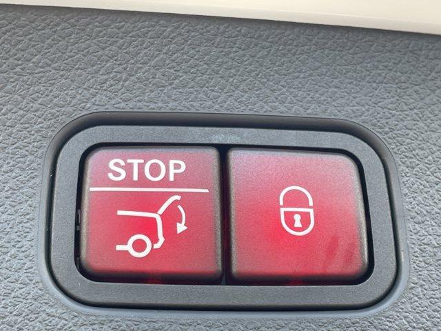 new 2026 Mercedes-Benz GLC 300 car, priced at $61,240