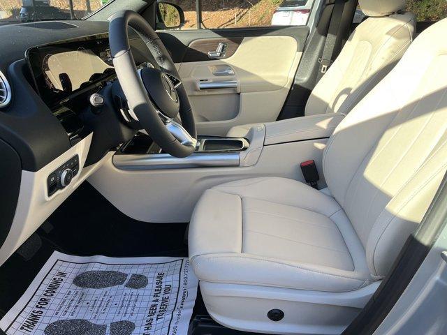 new 2025 Mercedes-Benz GLA 250 car, priced at $48,120