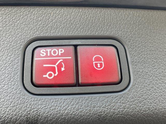 new 2026 Mercedes-Benz GLC 300 car, priced at $55,590