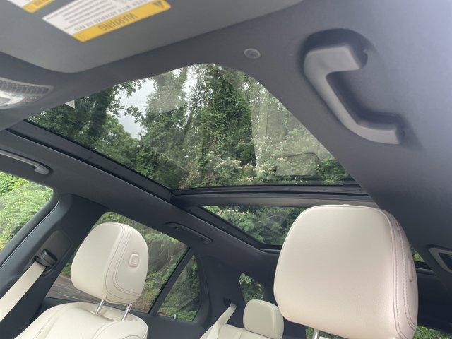 new 2025 Mercedes-Benz GLE 450 car, priced at $80,525