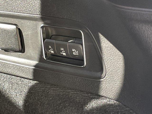 new 2025 Mercedes-Benz GLS 580 car, priced at $123,945