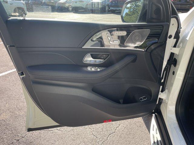 new 2025 Mercedes-Benz GLS 580 car, priced at $123,945
