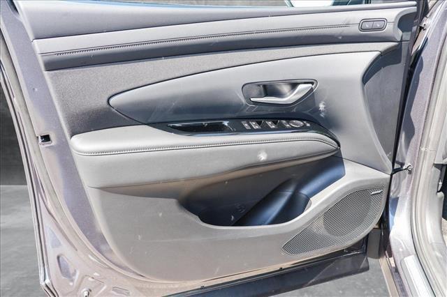 new 2025 Hyundai TUCSON Hybrid car, priced at $42,637