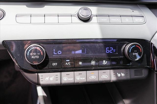 new 2025 Hyundai Elantra car, priced at $31,068