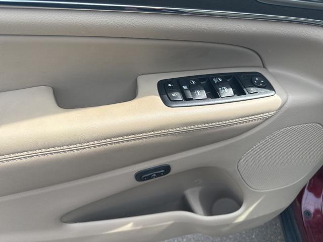 used 2017 Jeep Grand Cherokee car, priced at $16,898