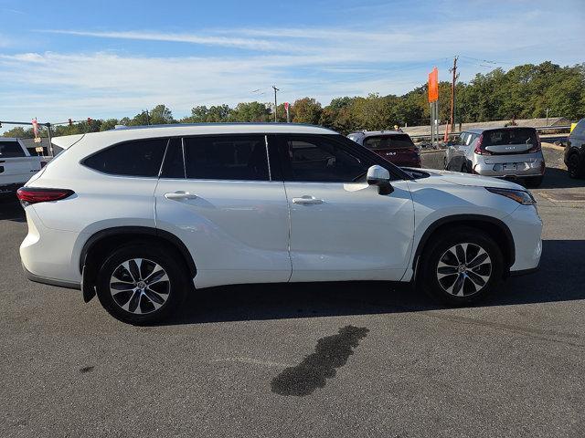 used 2021 Toyota Highlander car