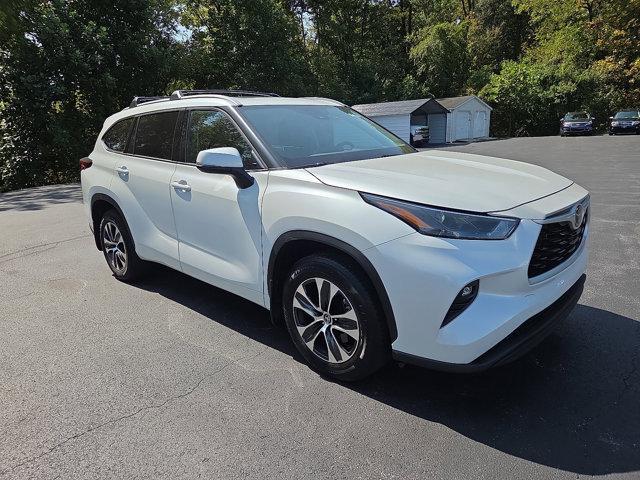 used 2022 Toyota Highlander car, priced at $37,995