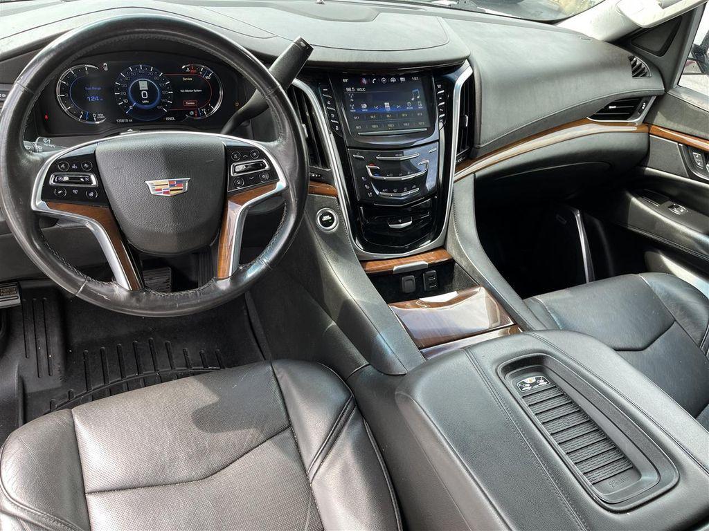 used 2020 Cadillac Escalade ESV car, priced at $25,800