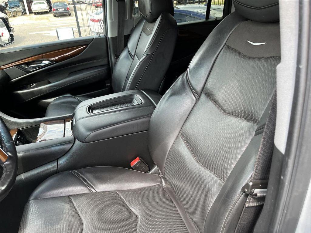 used 2020 Cadillac Escalade ESV car, priced at $25,800