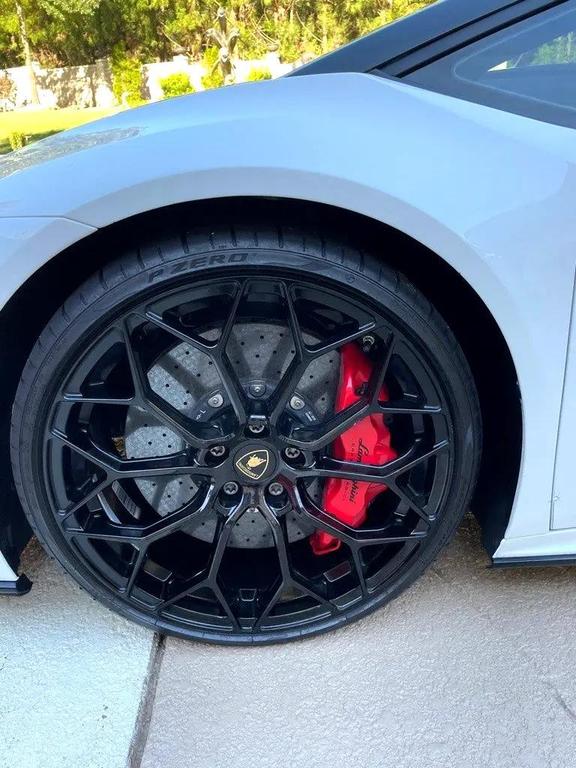 used 2020 Lamborghini Huracan EVO car, priced at $289,685