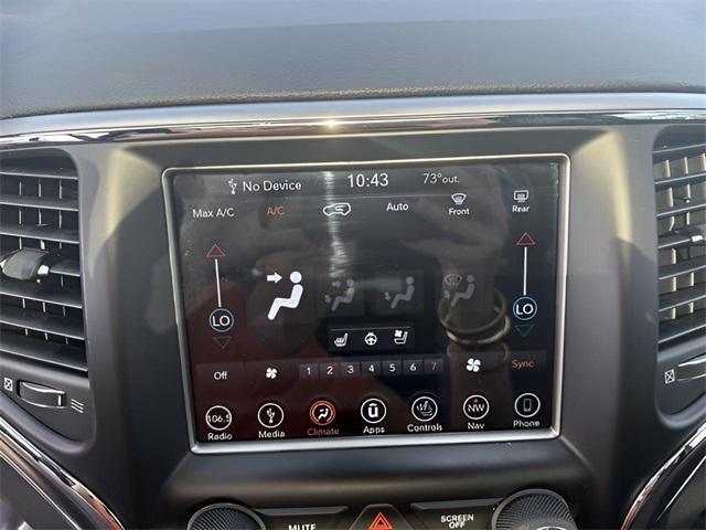 used 2018 Jeep Grand Cherokee car, priced at $15,434