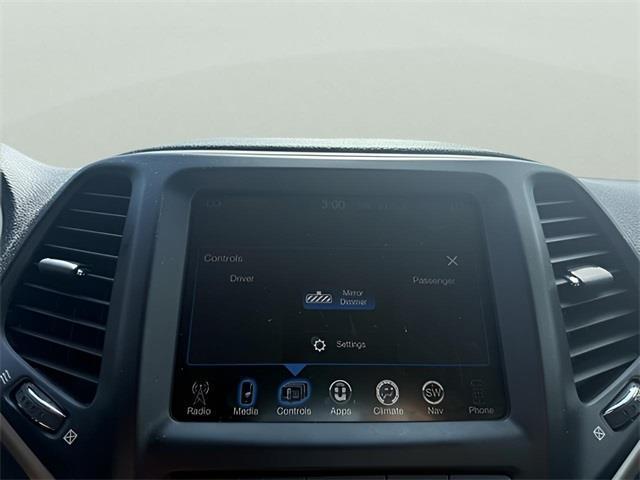 used 2014 Jeep Cherokee car, priced at $10,266