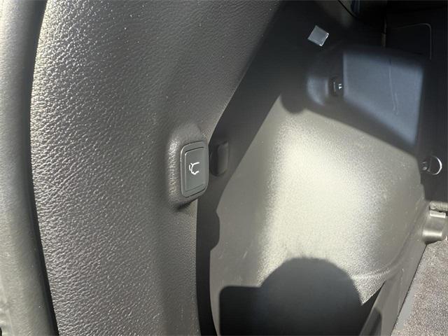 used 2019 Jeep Cherokee car, priced at $12,998