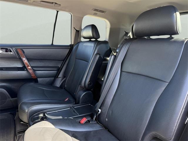 used 2012 Toyota Highlander car, priced at $15,734