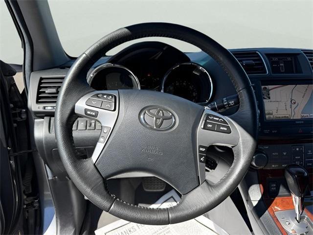 used 2012 Toyota Highlander car, priced at $15,734
