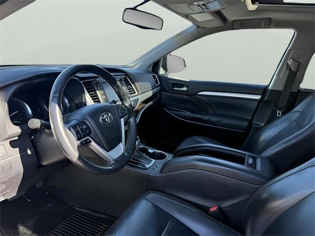 used 2014 Toyota Highlander car, priced at $15,876