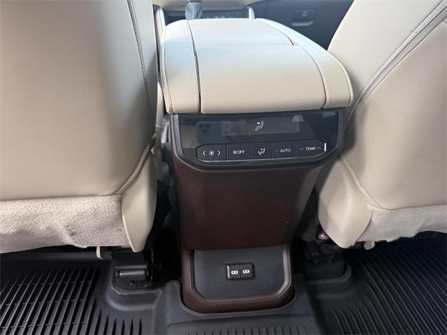 used 2022 Toyota Highlander car, priced at $35,563