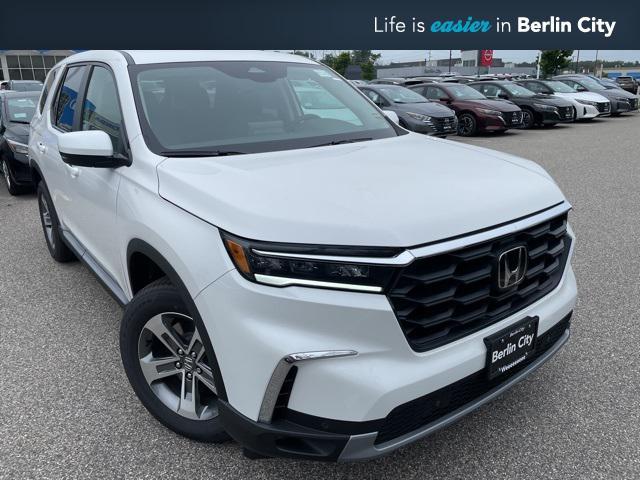 new 2025 Honda Pilot car, priced at $48,235
