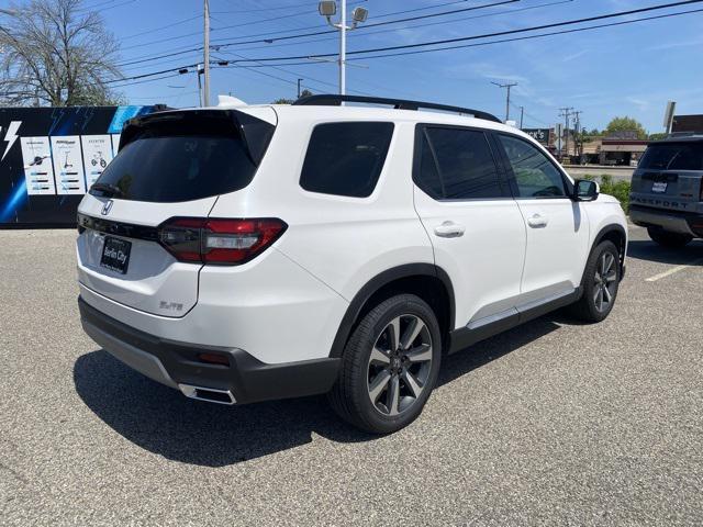 new 2025 Honda Pilot car, priced at $54,985