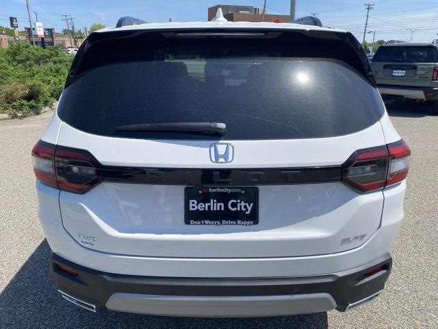 new 2025 Honda Pilot car, priced at $54,985