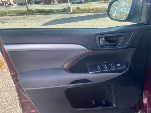 used 2018 Toyota Highlander car, priced at $18,568