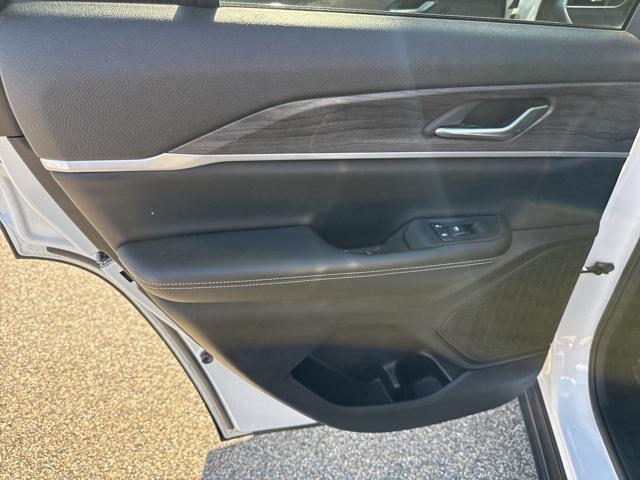 used 2023 Jeep Grand Cherokee car, priced at $35,498