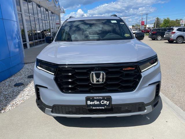 new 2025 Honda Pilot car, priced at $52,090