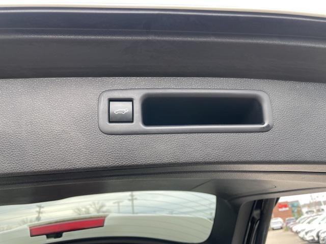 used 2021 Toyota Highlander car, priced at $29,998