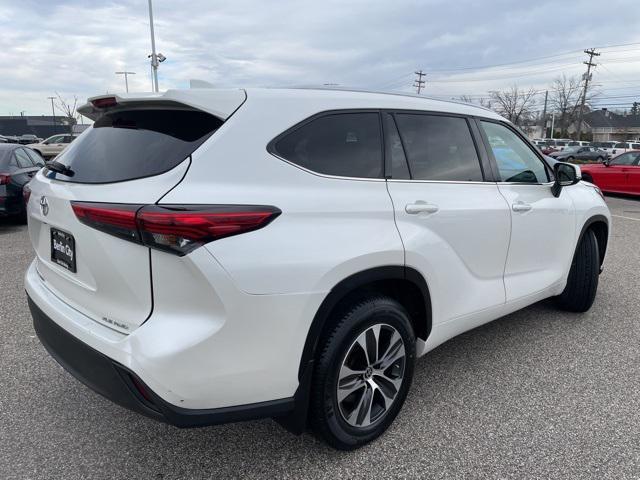 used 2021 Toyota Highlander car, priced at $29,998