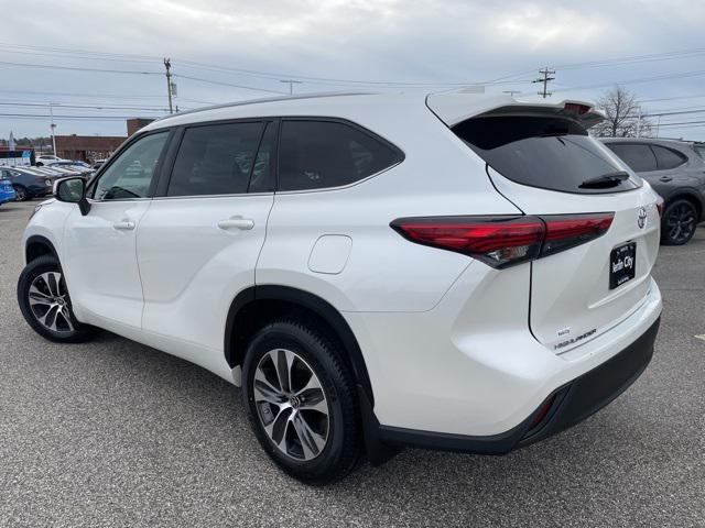 used 2021 Toyota Highlander car, priced at $29,998