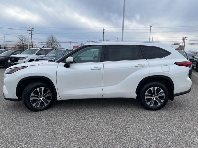 used 2021 Toyota Highlander car, priced at $29,998