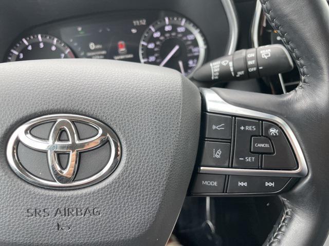 used 2021 Toyota Highlander car, priced at $29,998