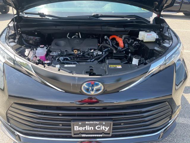 used 2023 Toyota Sienna car, priced at $46,998