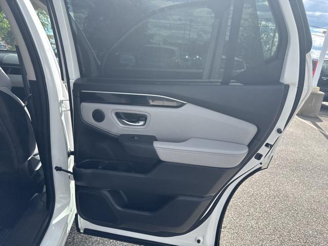 used 2025 Honda Pilot car, priced at $45,495