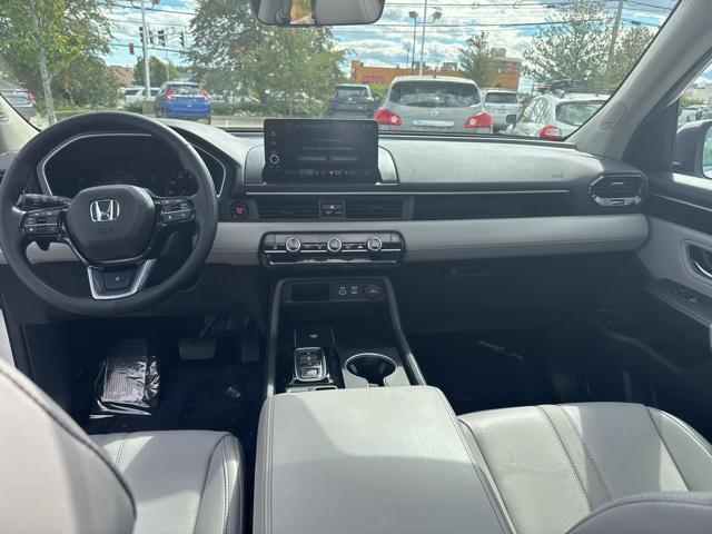 used 2025 Honda Pilot car, priced at $45,495