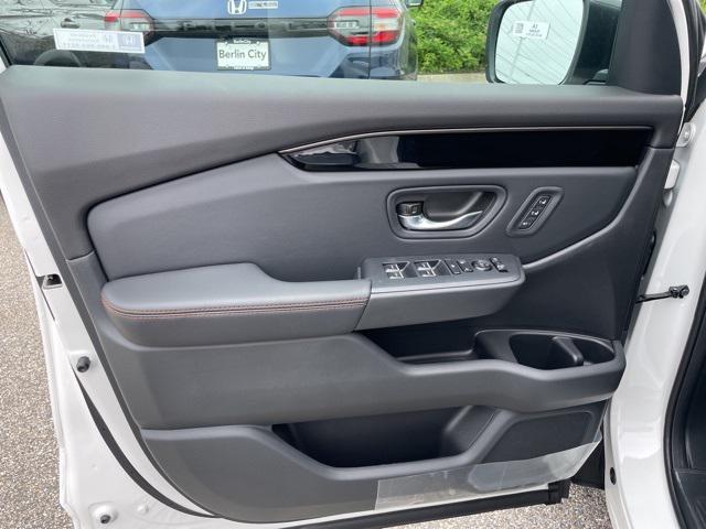 new 2025 Honda Pilot car, priced at $51,305
