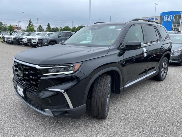 new 2025 Honda Pilot car, priced at $54,530
